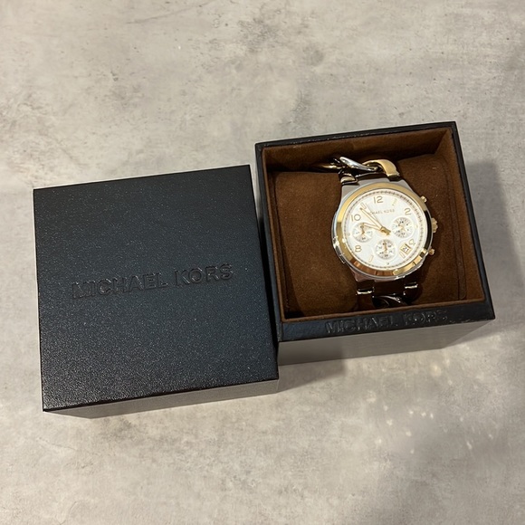 Michael Kors watch - Picture 2 of 7